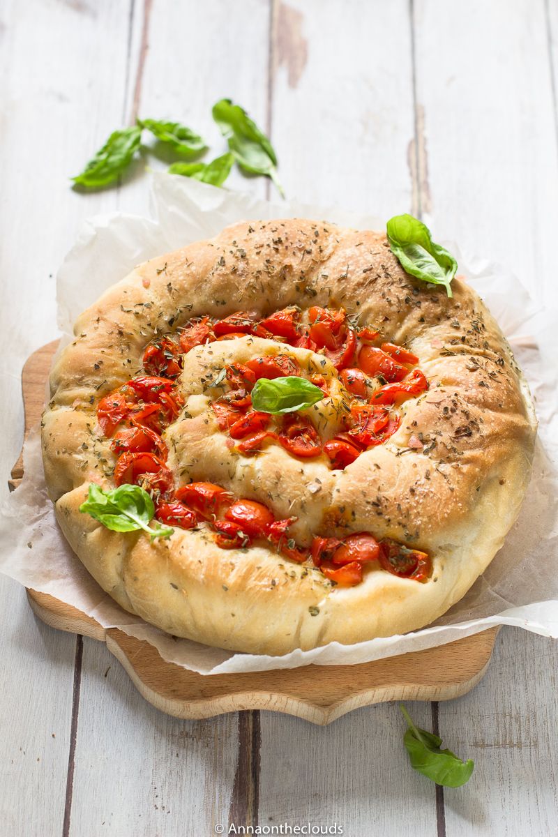 Focaccia contorta (ricetta focaccia arrotolata)