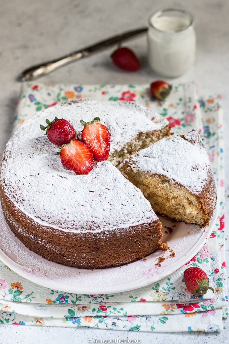 Hot milk sponge cake (torta al latte caldo senza burro)