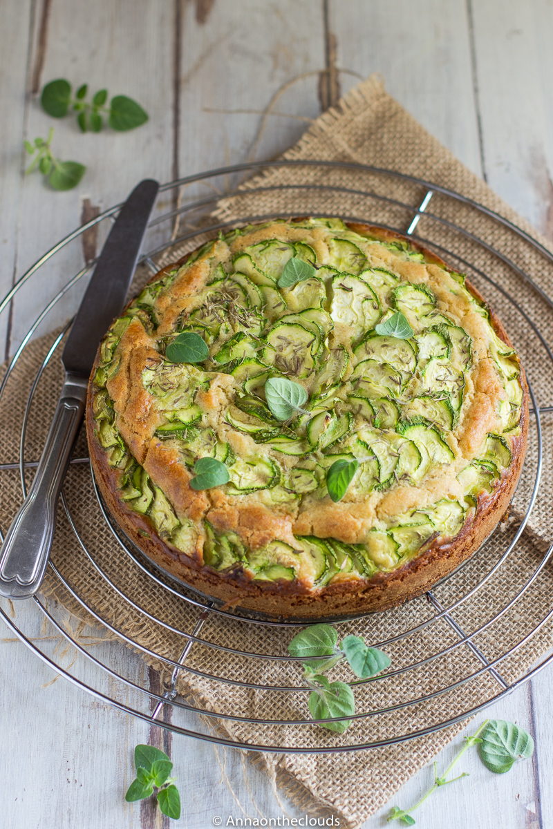 Torta salata alle zucchine, pecorino e limone