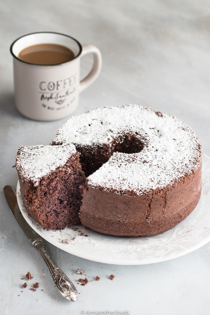 Chiffon cake al cioccolato sofficissima