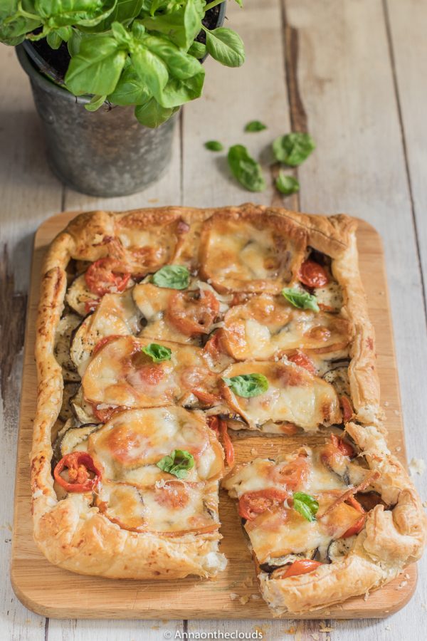 torta salata di melanzane con pasta sfoglia